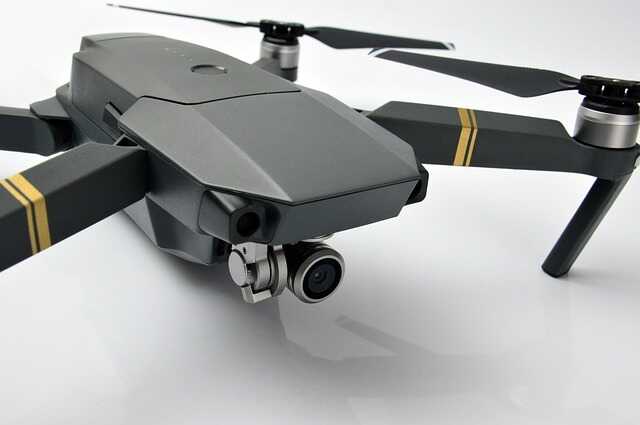 Vývoj a nasazení dronů v moderní armádě