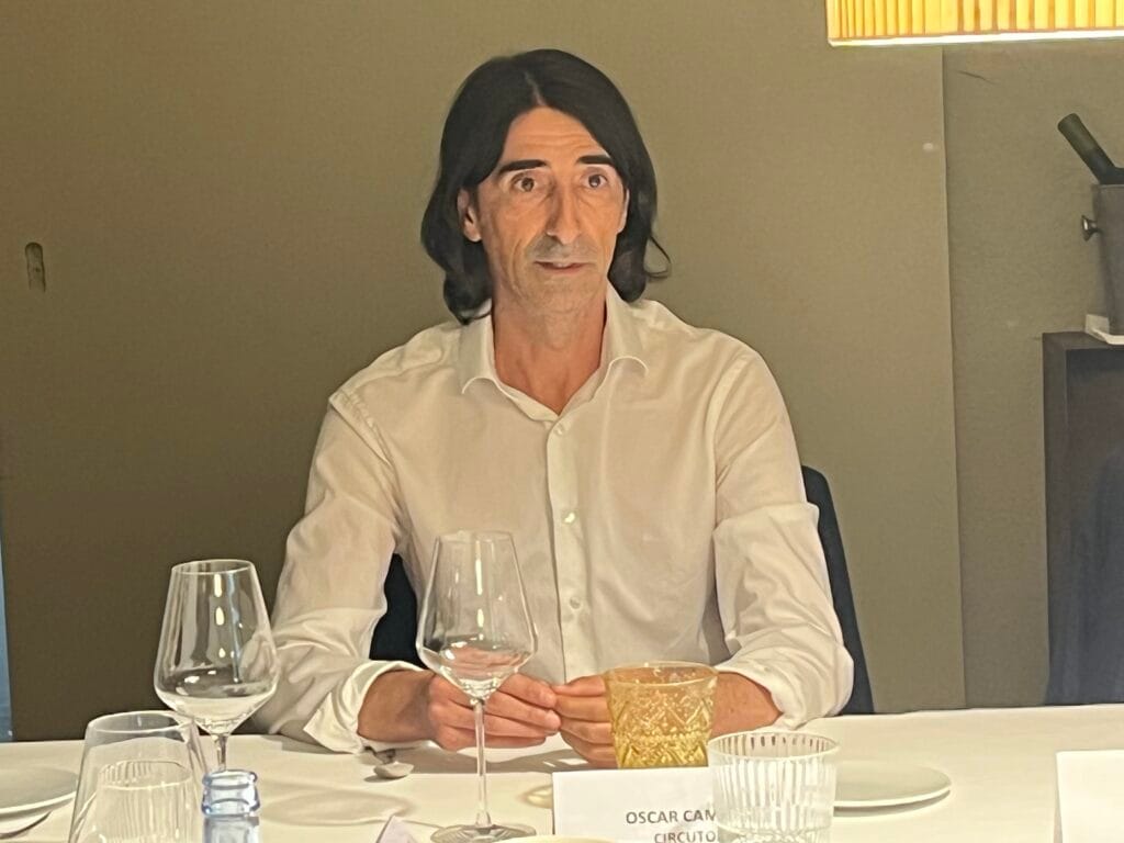 Óscar Campos, IT ředitel obvodu