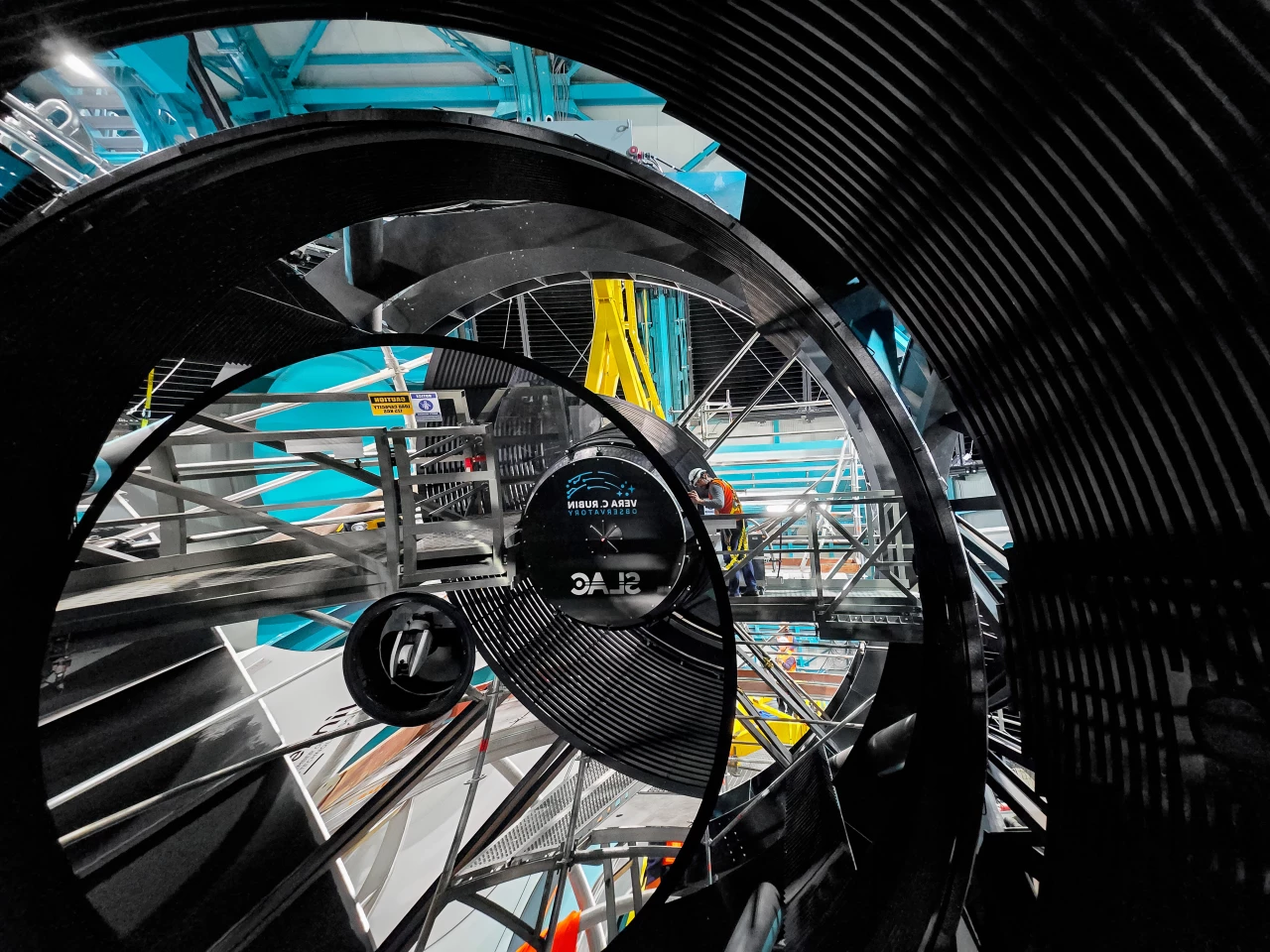 Kamera LSST bude instalována na Simonyi Survey Telescope v březnu 2025